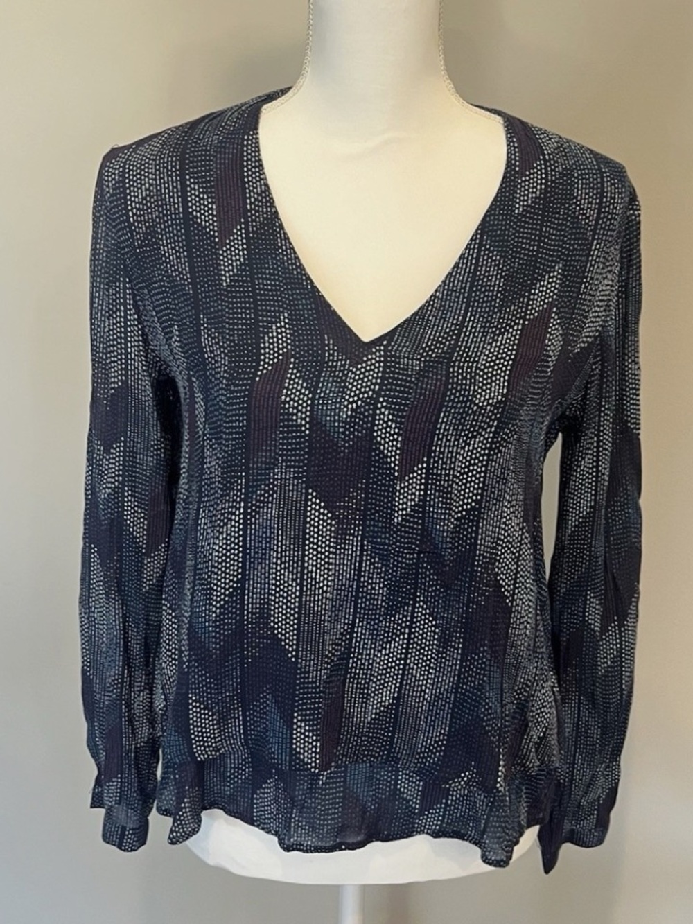 Anthropologie Cloth And Stone Geometric Blue Long Sleeve Blouse Sz Small